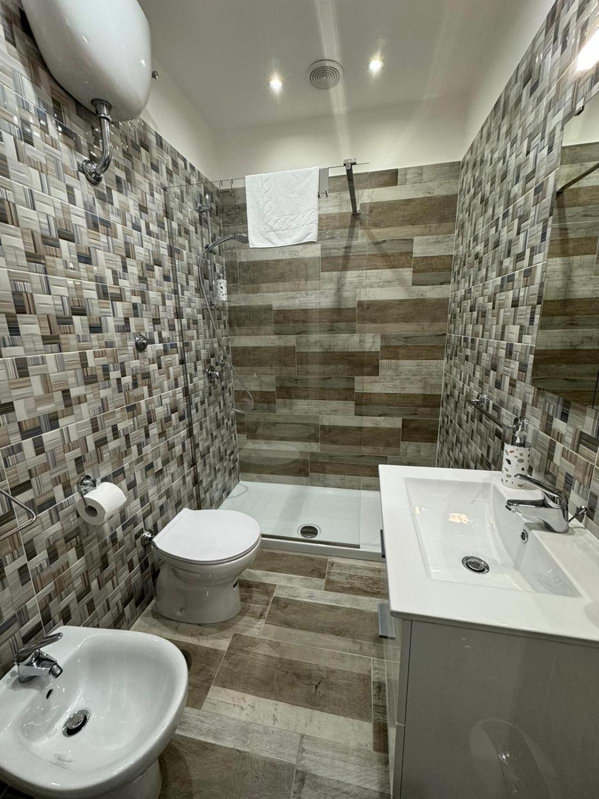 Punto House Ferrovia Guest house *